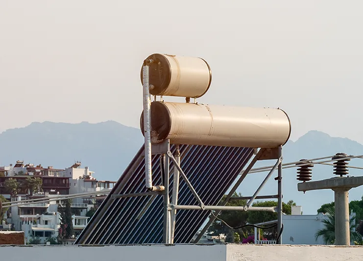 serviços-water-heating-system-roof